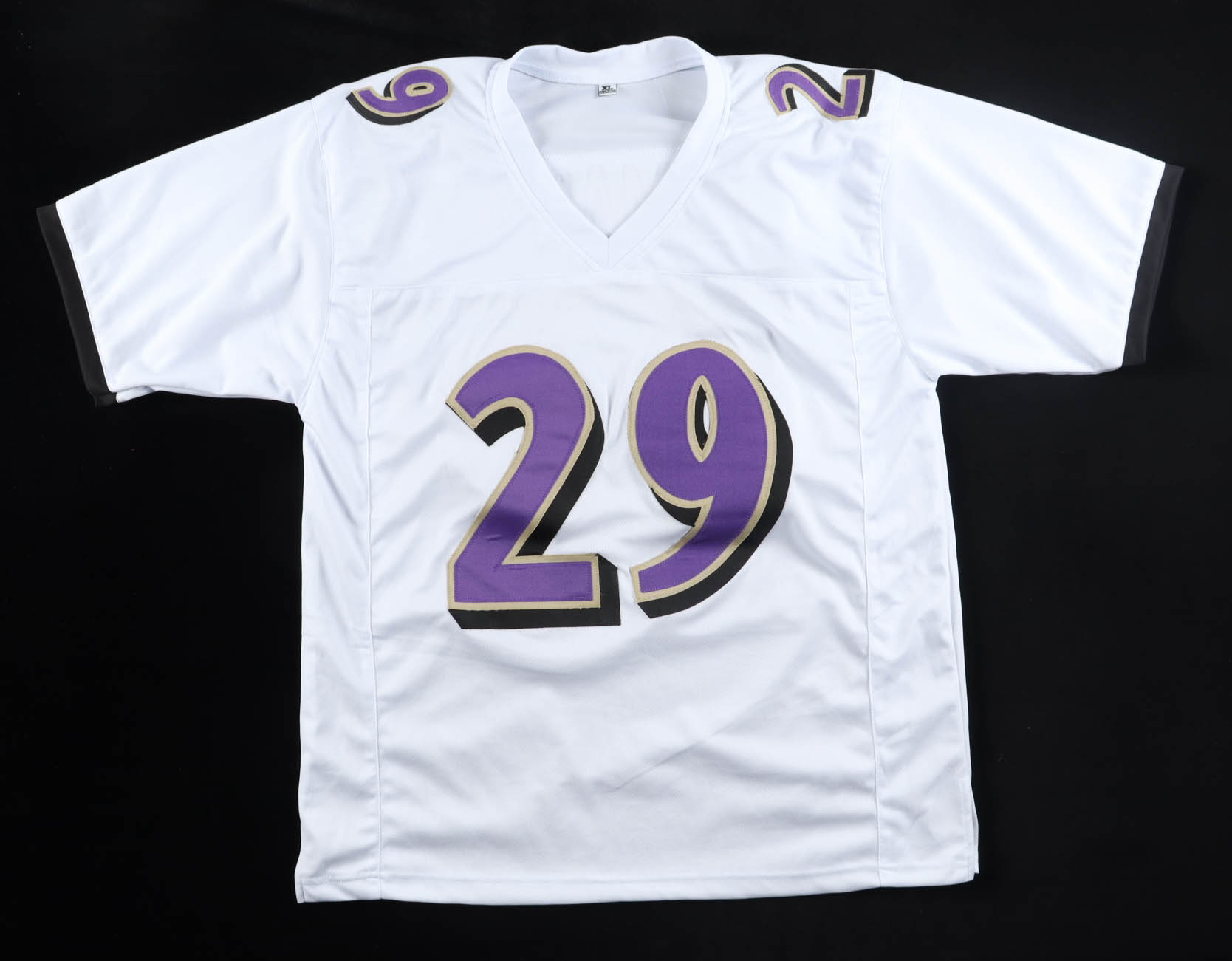 Earl Thomas III Signed Jersey (Beckett) at PristineAuction.com Earl Thomas III Signed Jersey (Beckett) at PristineAuction.com