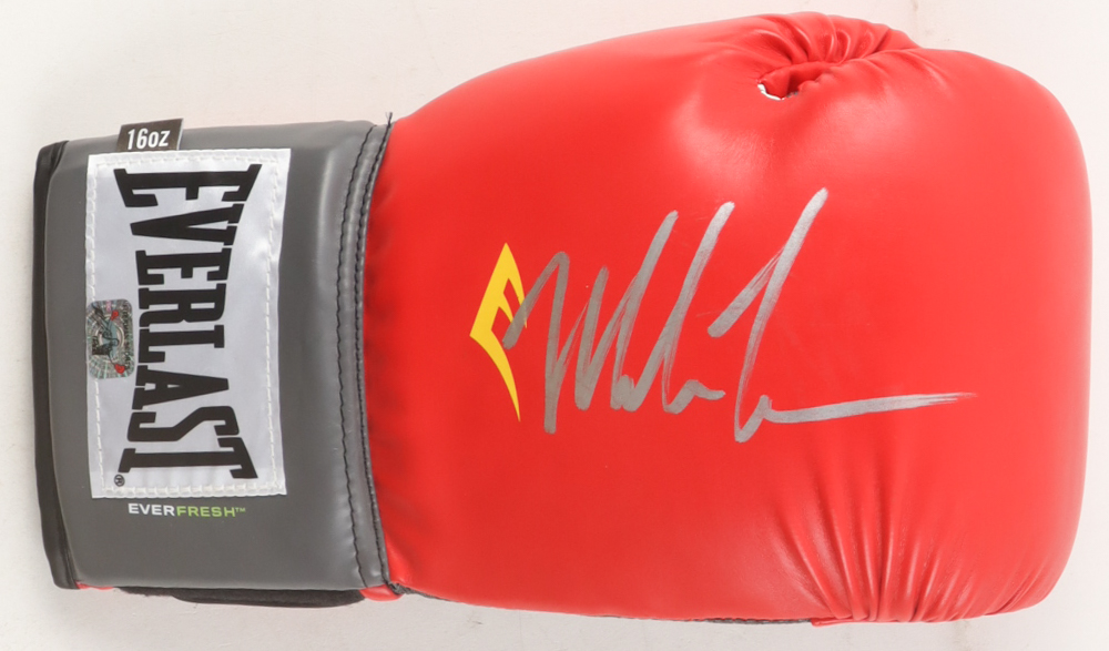 Mike Tyson Signed Everlast Boxing Glove (Tyson) at PristineAuction.com Mike Tyson Signed Everlast Boxing Glove (Tyson) at PristineAuction.com