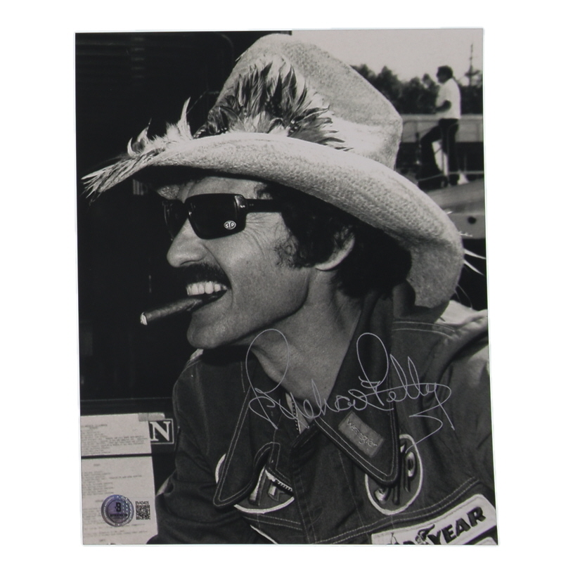 Richard Petty Signed NASCAR 8x10 Photo (Beckett) at PristineAuction.com Richard Petty Signed NASCAR 8x10 Photo (Beckett) at PristineAuction.com