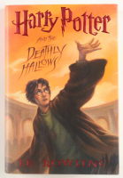 Daniel Radcliffe Signed "Harry Potter and the Deathly Hallows" Hardcover Book (Beckett) at PristineAuction.com