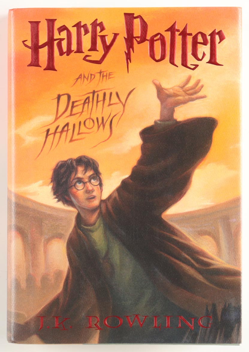Daniel Radcliffe Signed "Harry Potter and the Deathly Hallows" Hardcover Book (Beckett) at PristineAuction.com Daniel Radcliffe Signed "Harry Potter and the Deathly Hallows" Hardcover Book (Beckett) at PristineAuction.com