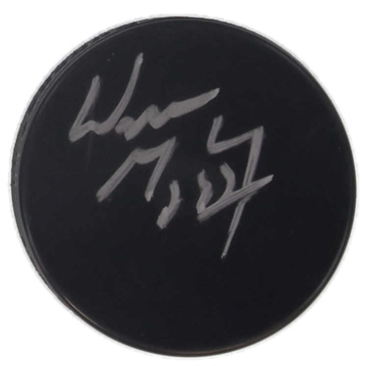 Wayne Gretzky Signed Hockey Puck (JSA) at PristineAuction.com Wayne Gretzky Signed Hockey Puck (JSA) at PristineAuction.com