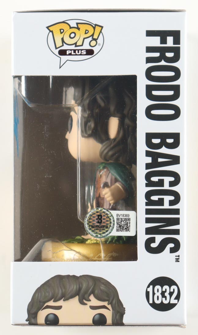 Elijah Wood Signed "The Lord of the Rings" #1832 Frodo Baggins Funko Pop! Vinyl Figure (Beckett) at PristineAuction.com Elijah Wood Signed "The Lord of the Rings" #1832 Frodo Baggins Funko Pop! Vinyl Figure (Beckett) at PristineAuction.com