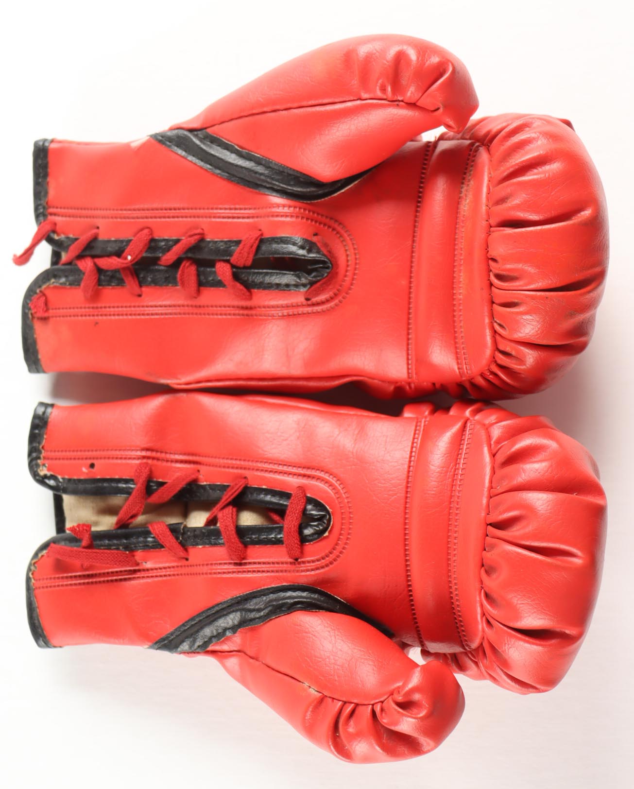 Mike Tyson Signed Set of (2) Vintage Everlast Boxing Gloves with Original Packaging (PSA & Tyson) at PristineAuction.com Mike Tyson Signed Set of (2) Vintage Everlast Boxing Gloves with Original Packaging (PSA & Tyson) at PristineAuction.com