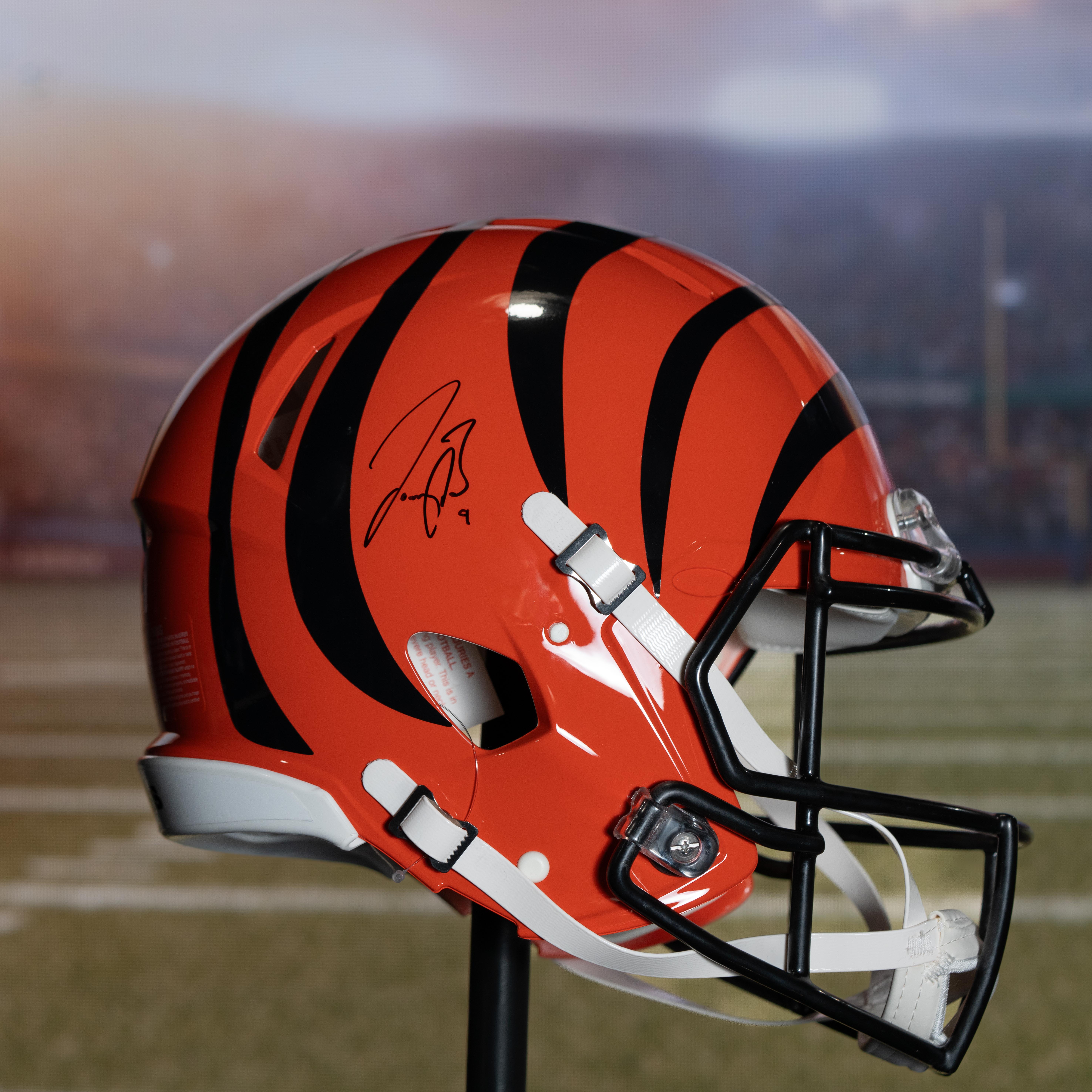 Joe Burrow Signed Bengals Full-Size Authentic On-Field Speed Helmet with Display Case (Fanatics) at PristineAuction.com Joe Burrow Signed Bengals Full-Size Authentic On-Field Speed Helmet with Display Case (Fanatics) at PristineAuction.com