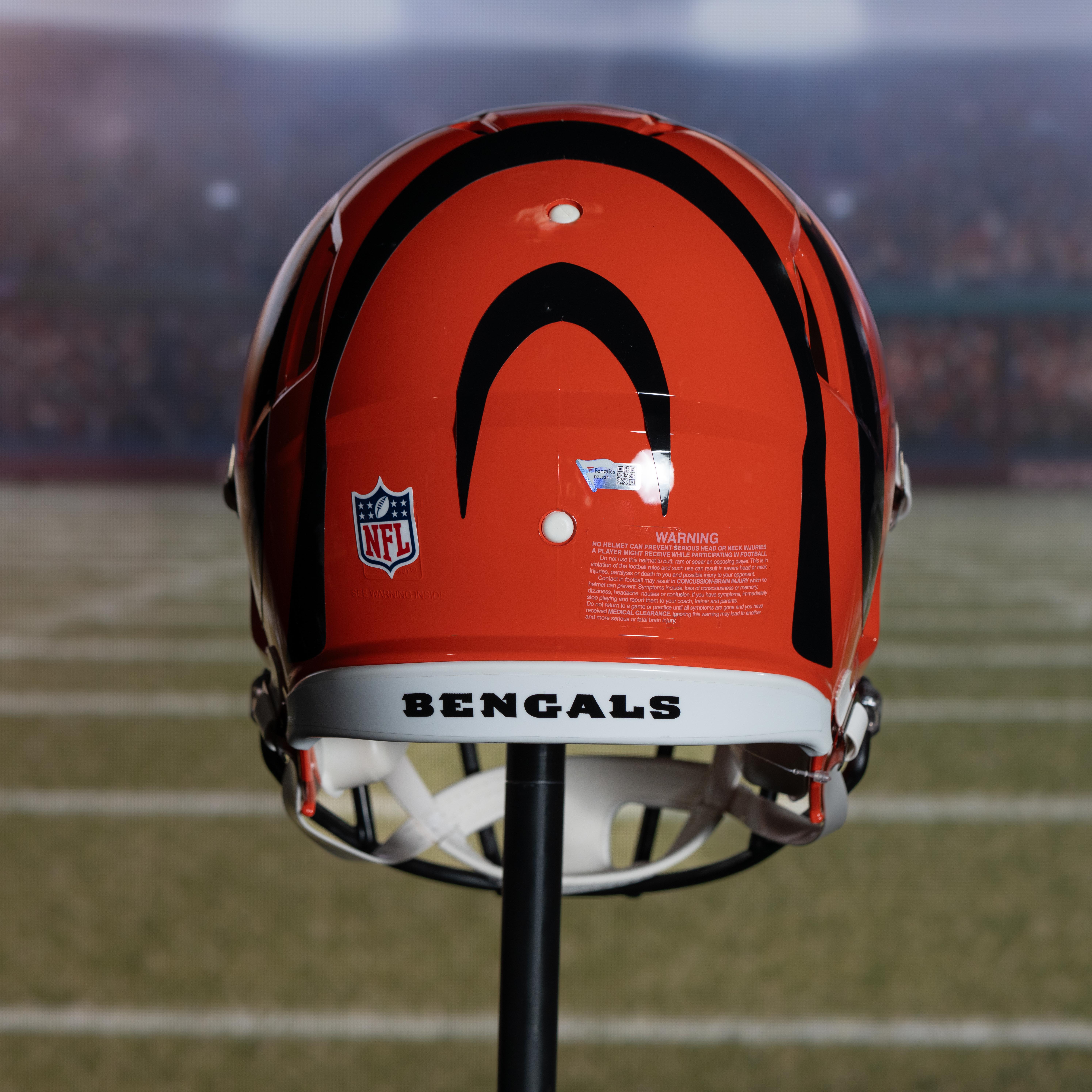 Joe Burrow Signed Bengals Full-Size Authentic On-Field Speed Helmet with Display Case (Fanatics) at PristineAuction.com Joe Burrow Signed Bengals Full-Size Authentic On-Field Speed Helmet with Display Case (Fanatics) at PristineAuction.com