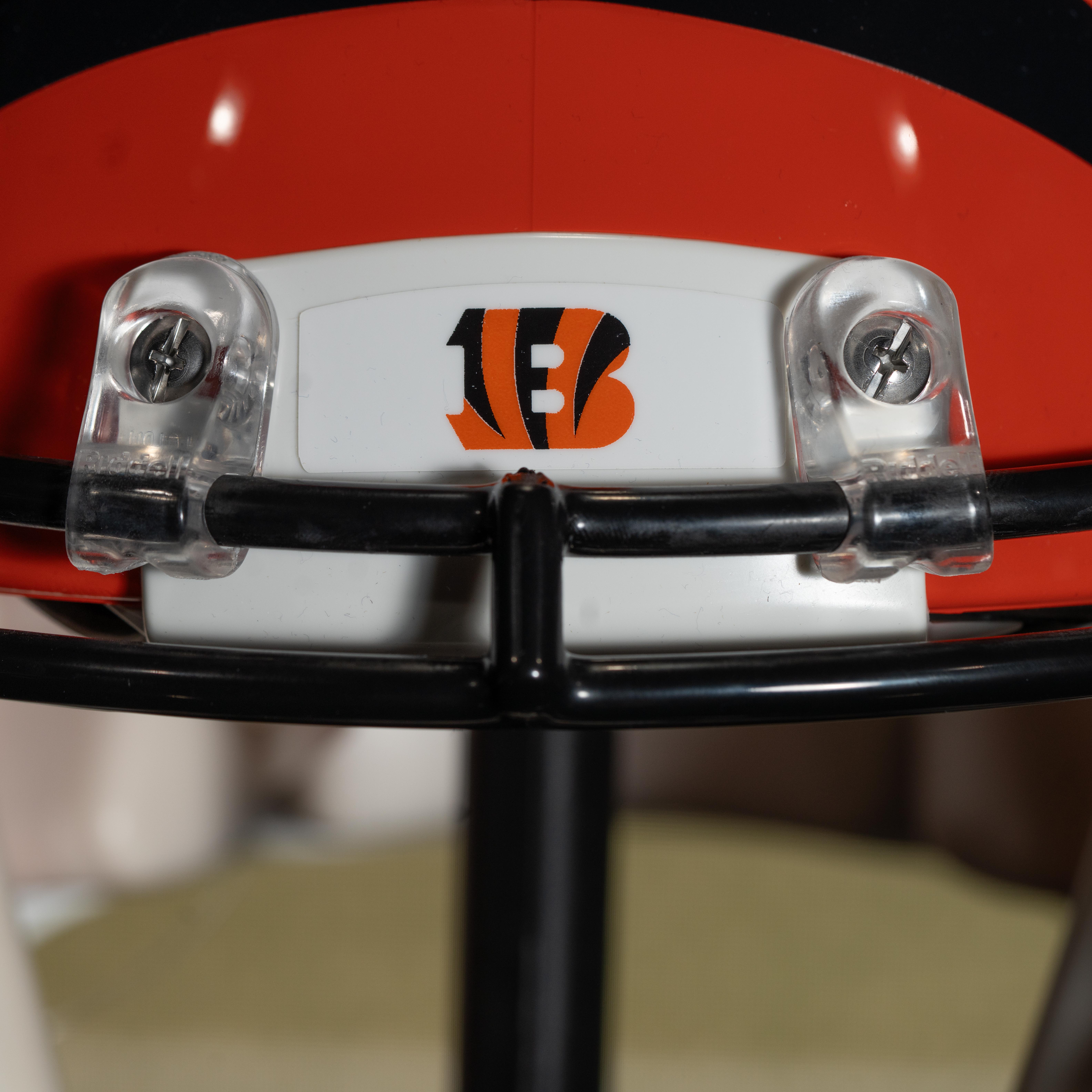 Joe Burrow Signed Bengals Full-Size Authentic On-Field Speed Helmet with Display Case (Fanatics) at PristineAuction.com Joe Burrow Signed Bengals Full-Size Authentic On-Field Speed Helmet with Display Case (Fanatics) at PristineAuction.com