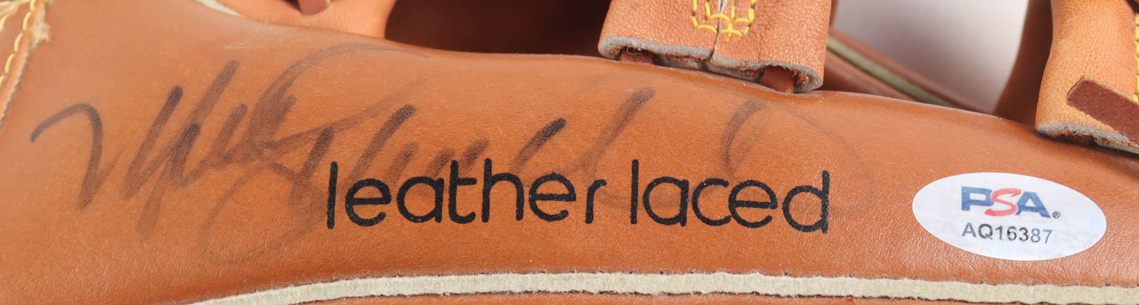 Mike Schmidt Signed Vintage Franklin Glove With Display Case (PSA) at PristineAuction.com Mike Schmidt Signed Vintage Franklin Glove With Display Case (PSA) at PristineAuction.com