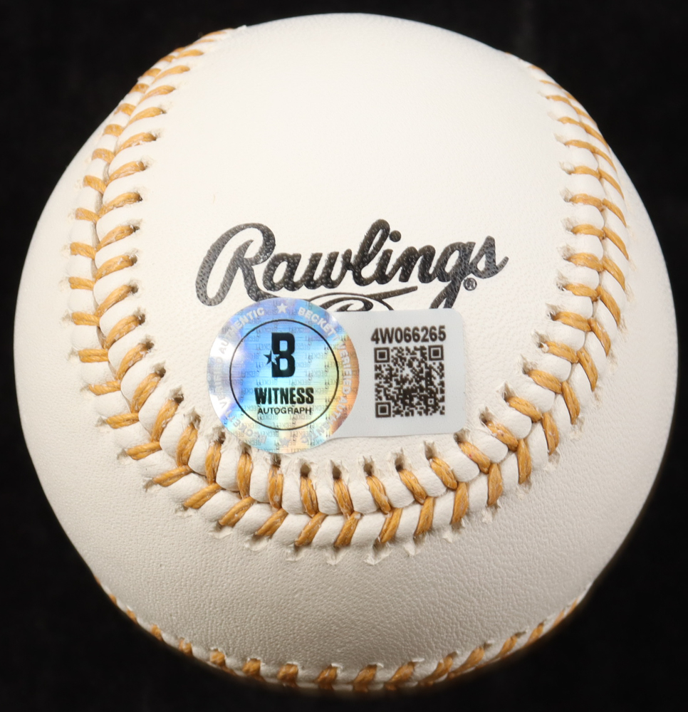 Jeremy Pena Signed Gold Glove Award Baseball (Beckett) at PristineAuction.com Jeremy Pena Signed Gold Glove Award Baseball (Beckett) at PristineAuction.com