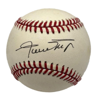 Willie Mays Signed ONL Baseball (Beckett) at PristineAuction.com
