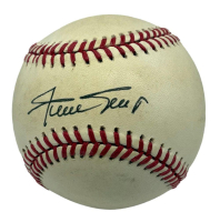Willie Mays Signed ONL Baseball (Beckett) at PristineAuction.com