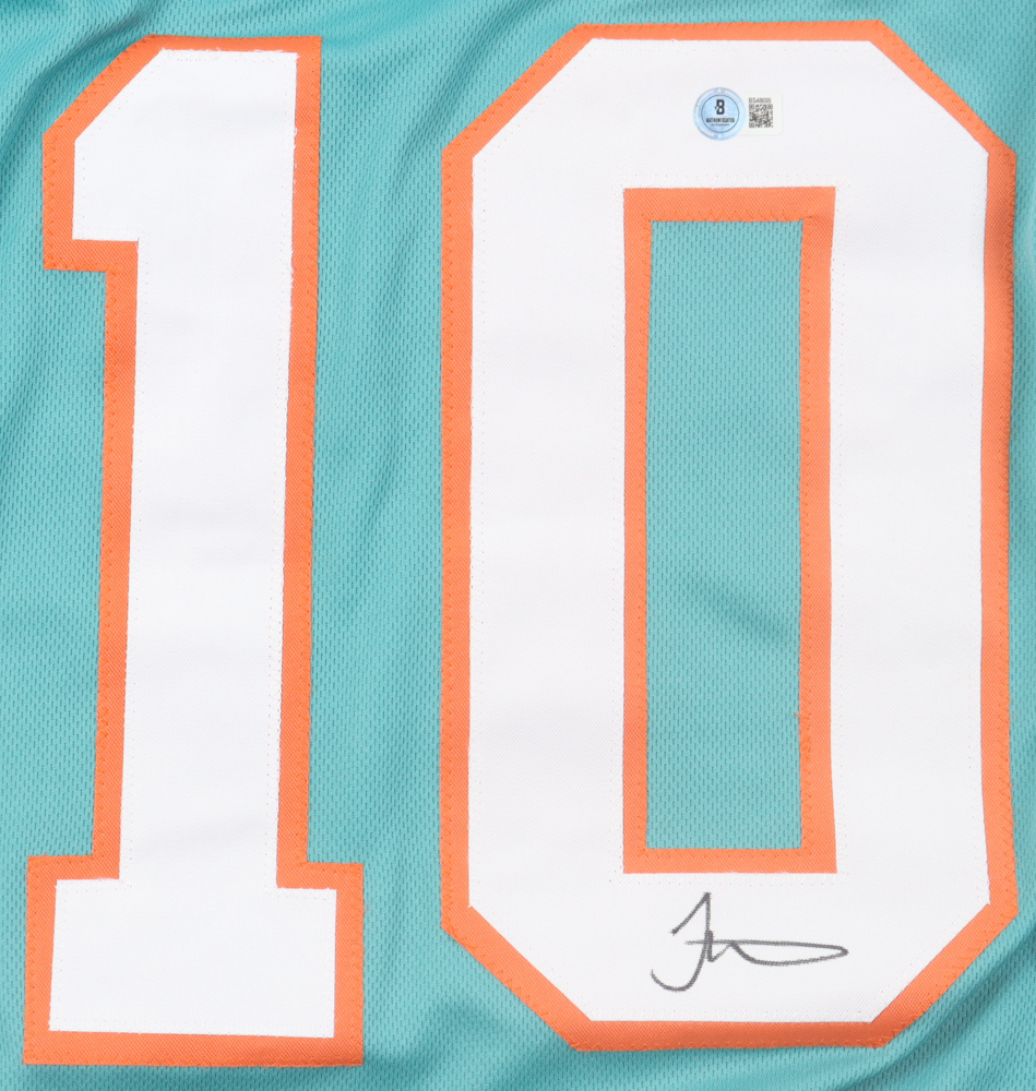 Tyreek Hill Signed Jersey (Beckett) at PristineAuction.com Tyreek Hill Signed Jersey (Beckett) at PristineAuction.com