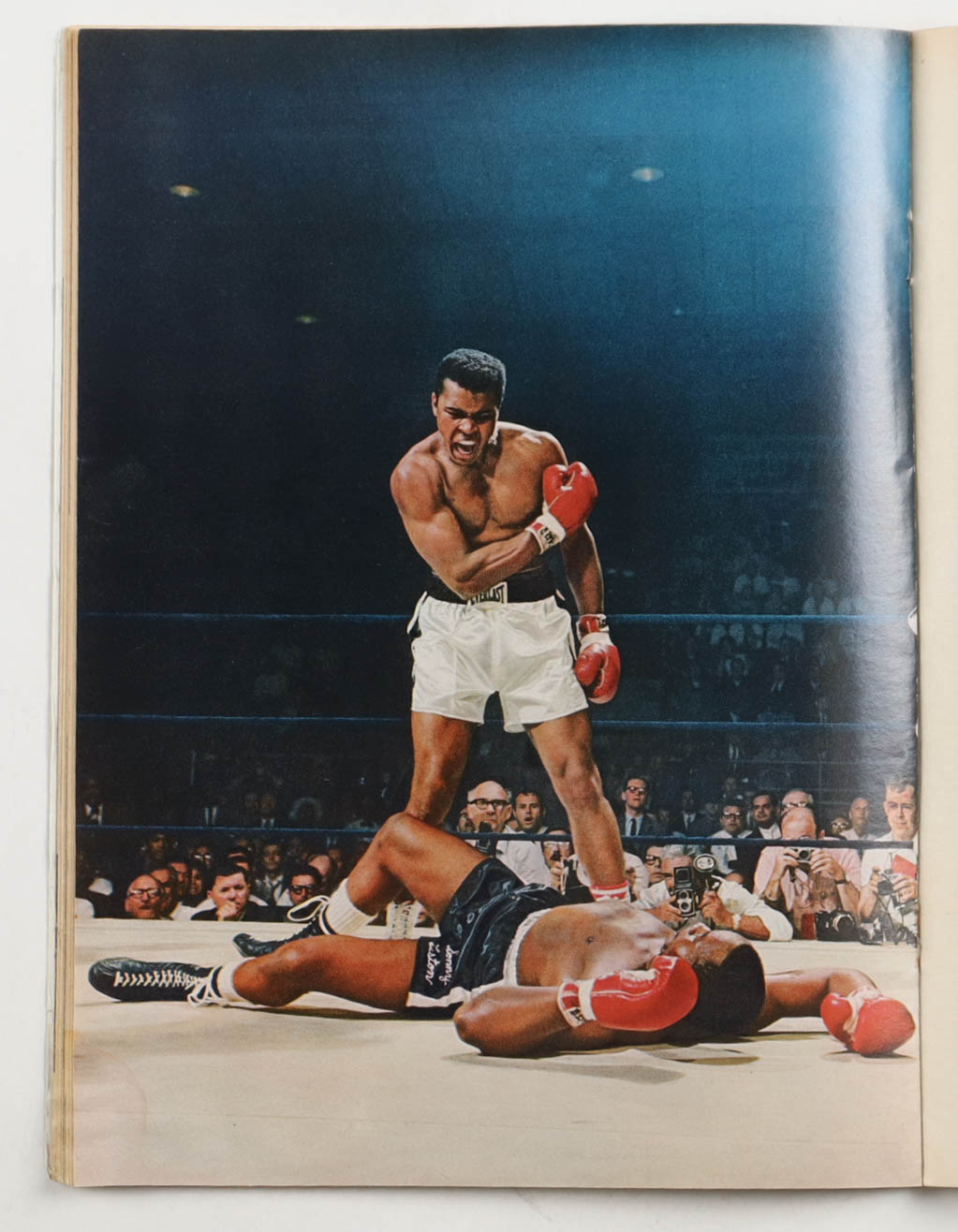 1965 Sports Illustrated Magazine with Muhammad Ali Cover and Famed Neil Leifer Ali Over Liston Original Magazine Photograph at PristineAuction.com 1965 Sports Illustrated Magazine with Muhammad Ali Cover and Famed Neil Leifer Ali Over Liston Original Magazine Photograph at PristineAuction.com