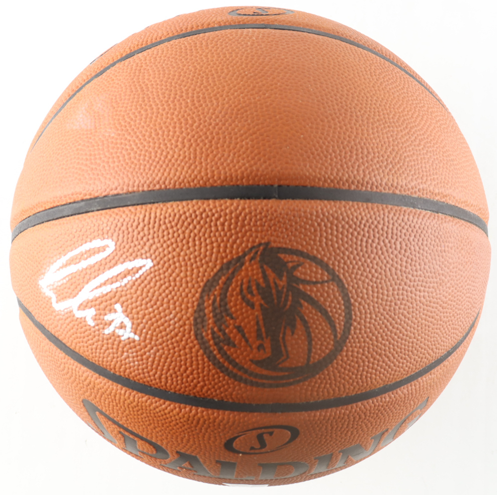 Luka Doncic Signed NBA Basketball (Fanatics) at PristineAuction.com Luka Doncic Signed NBA Basketball (Fanatics) at PristineAuction.com