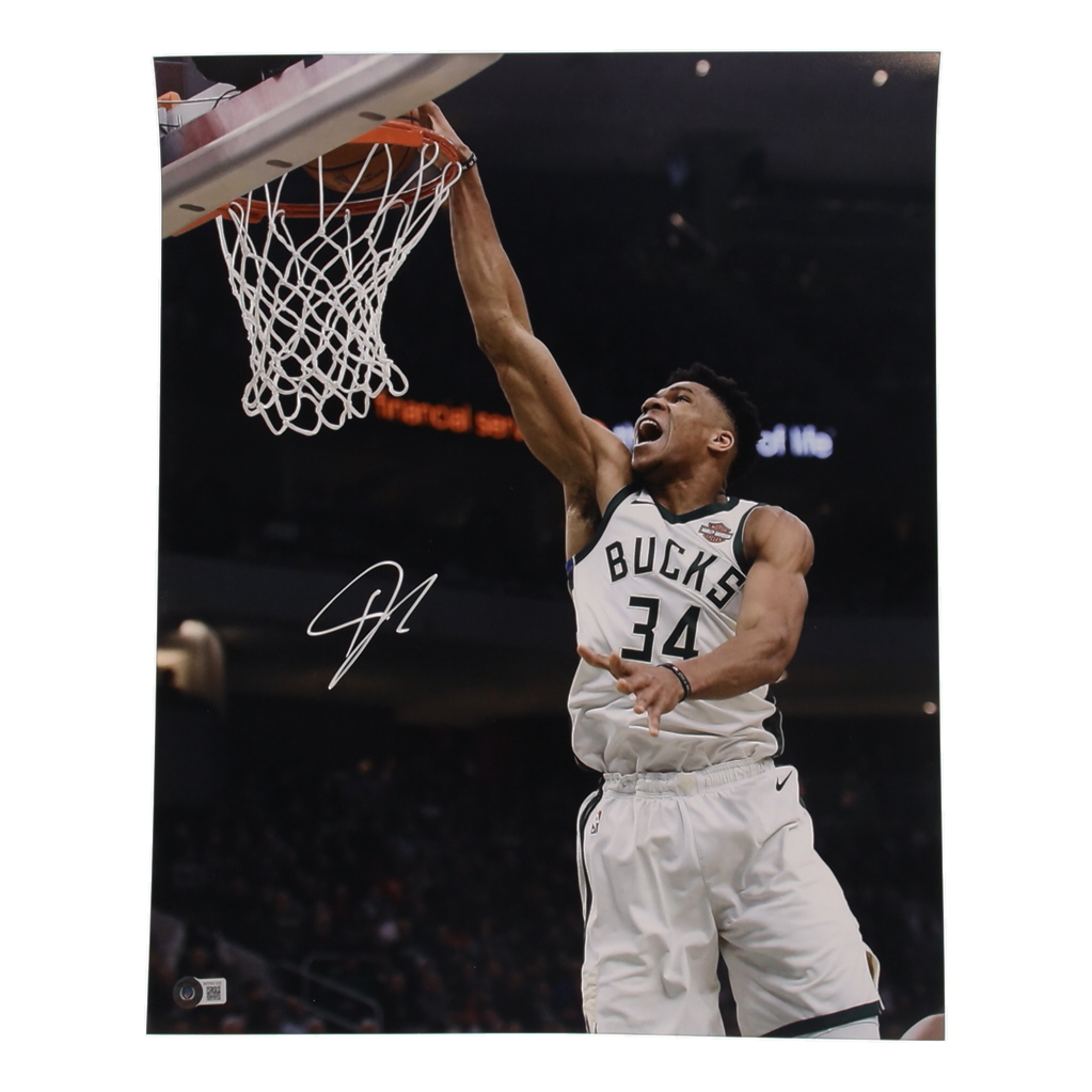 Giannis Antetokounmpo Signed Bucks 16x20 Photo (Beckett) at PristineAuction.com Giannis Antetokounmpo Signed Bucks 16x20 Photo (Beckett) at PristineAuction.com