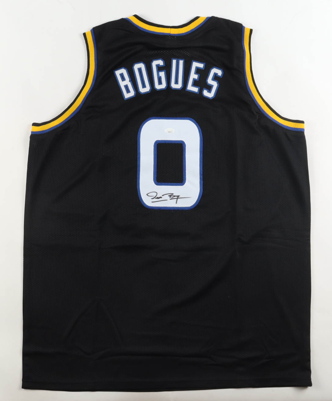 Muggsy Bogues Signed Jersey (JSA) at PristineAuction.com Muggsy Bogues Signed Jersey (JSA) at PristineAuction.com