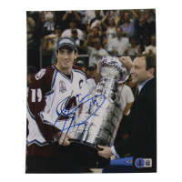 Joe Sakic Signed Avalanche 8x10 Photo (Beckett) at PristineAuction.com