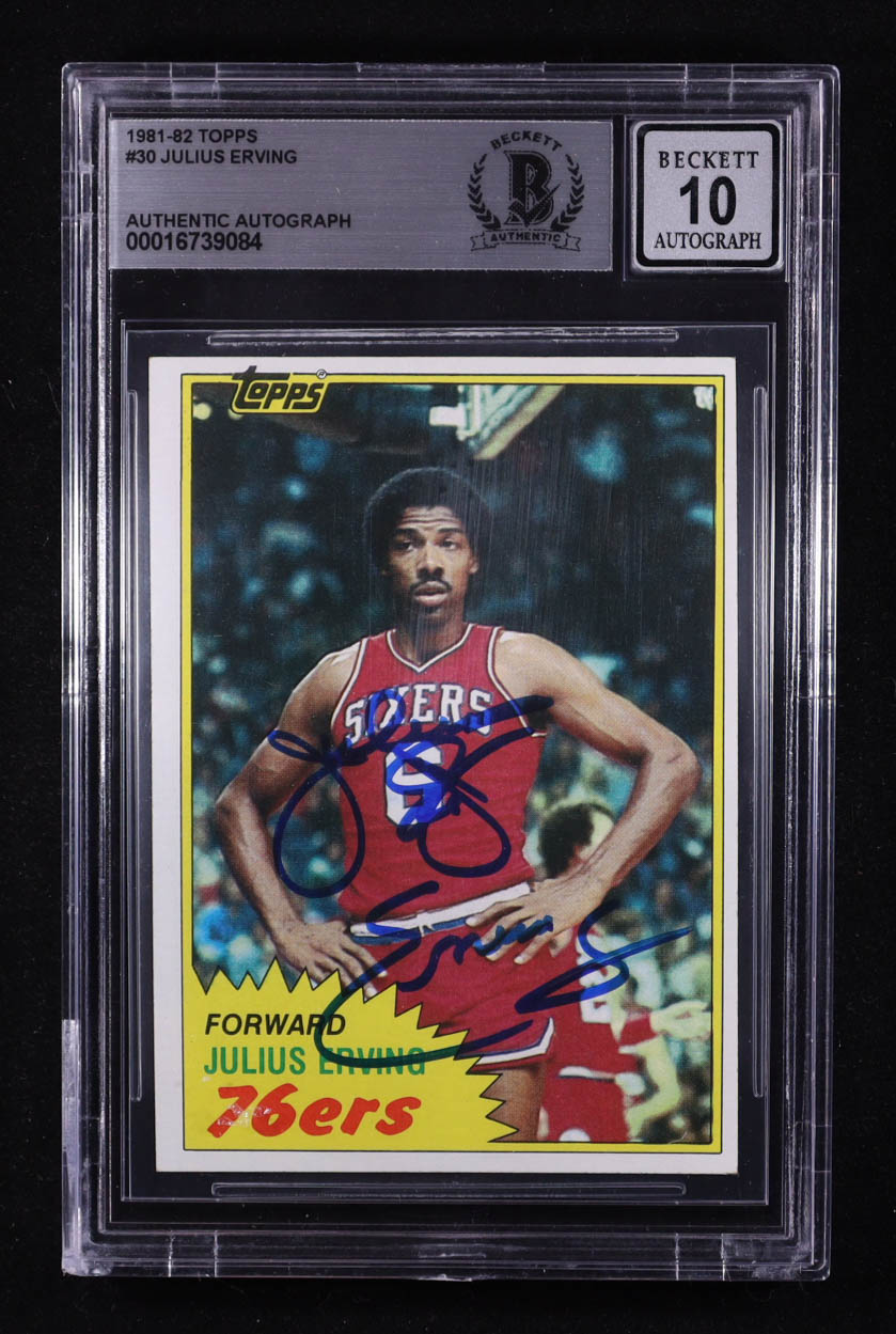 Julius Erving Signed 1981-82 Topps #30 (BGS Encapsulated) at PristineAuction.com Julius Erving Signed 1981-82 Topps #30 (BGS Encapsulated) at PristineAuction.com