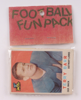 1959 Topps Football Card Fun Pack with (10) Cards at PristineAuction.com