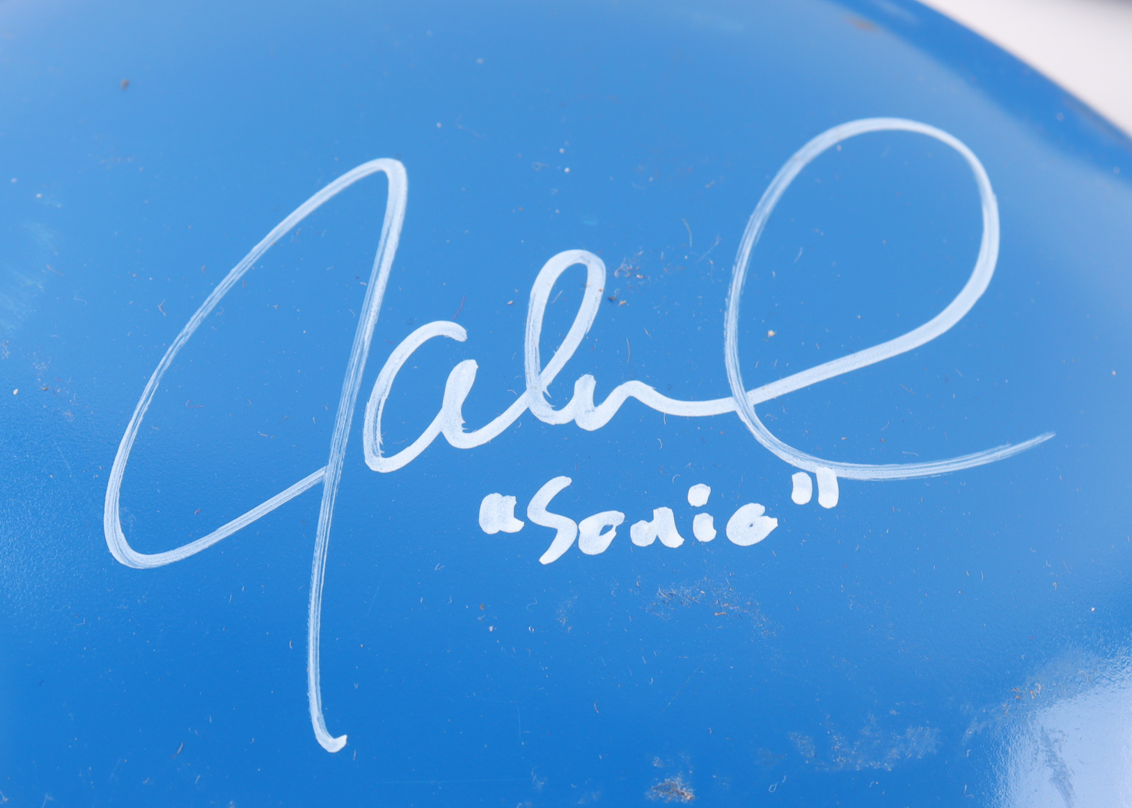 Jaleel White Signed "Sonic the Hedgehog" Plastic Sonic Mask Inscribed "Sonic" (JSA) at PristineAuction.com Jaleel White Signed "Sonic the Hedgehog" Plastic Sonic Mask Inscribed "Sonic" (JSA) at PristineAuction.com