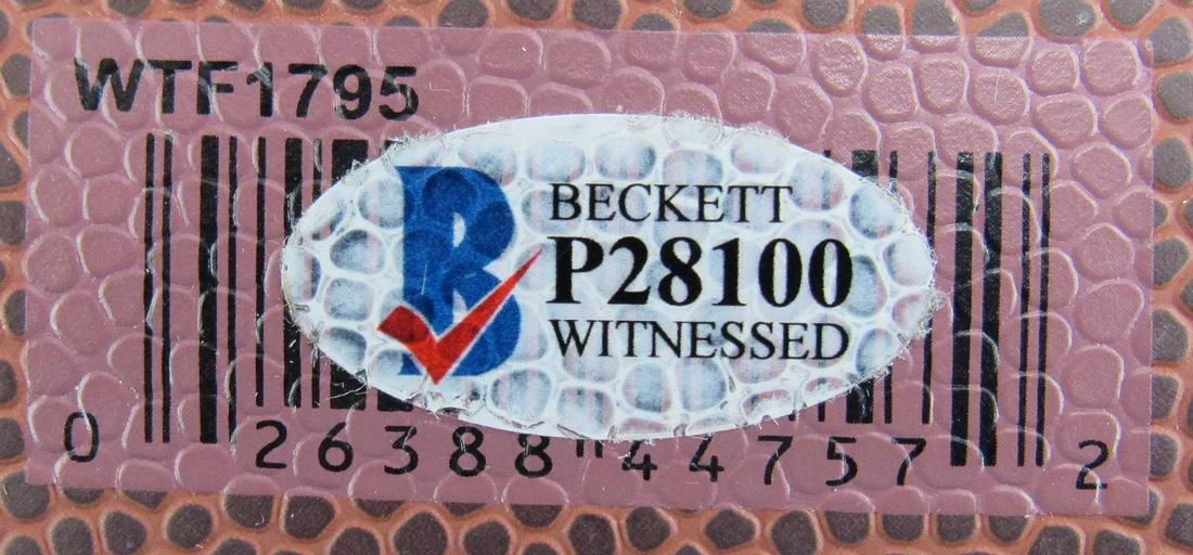 Davante Adams Signed NFL Football (Beckett) at PristineAuction.com Davante Adams Signed NFL Football (Beckett) at PristineAuction.com