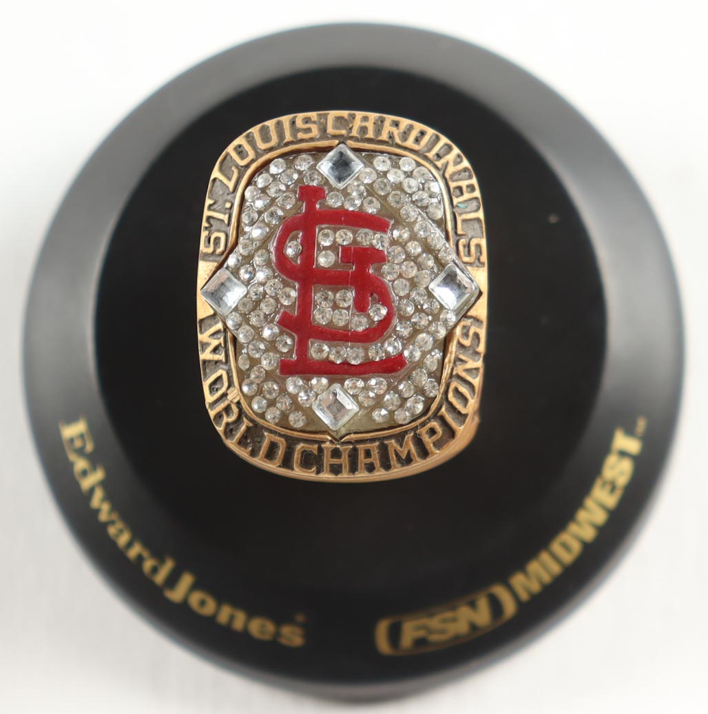 2006 St. Louis Cardinals Commemorative World Series MLB Replica Championship Ring with Display Case at PristineAuction.com 2006 St. Louis Cardinals Commemorative World Series MLB Replica Championship Ring with Display Case at PristineAuction.com