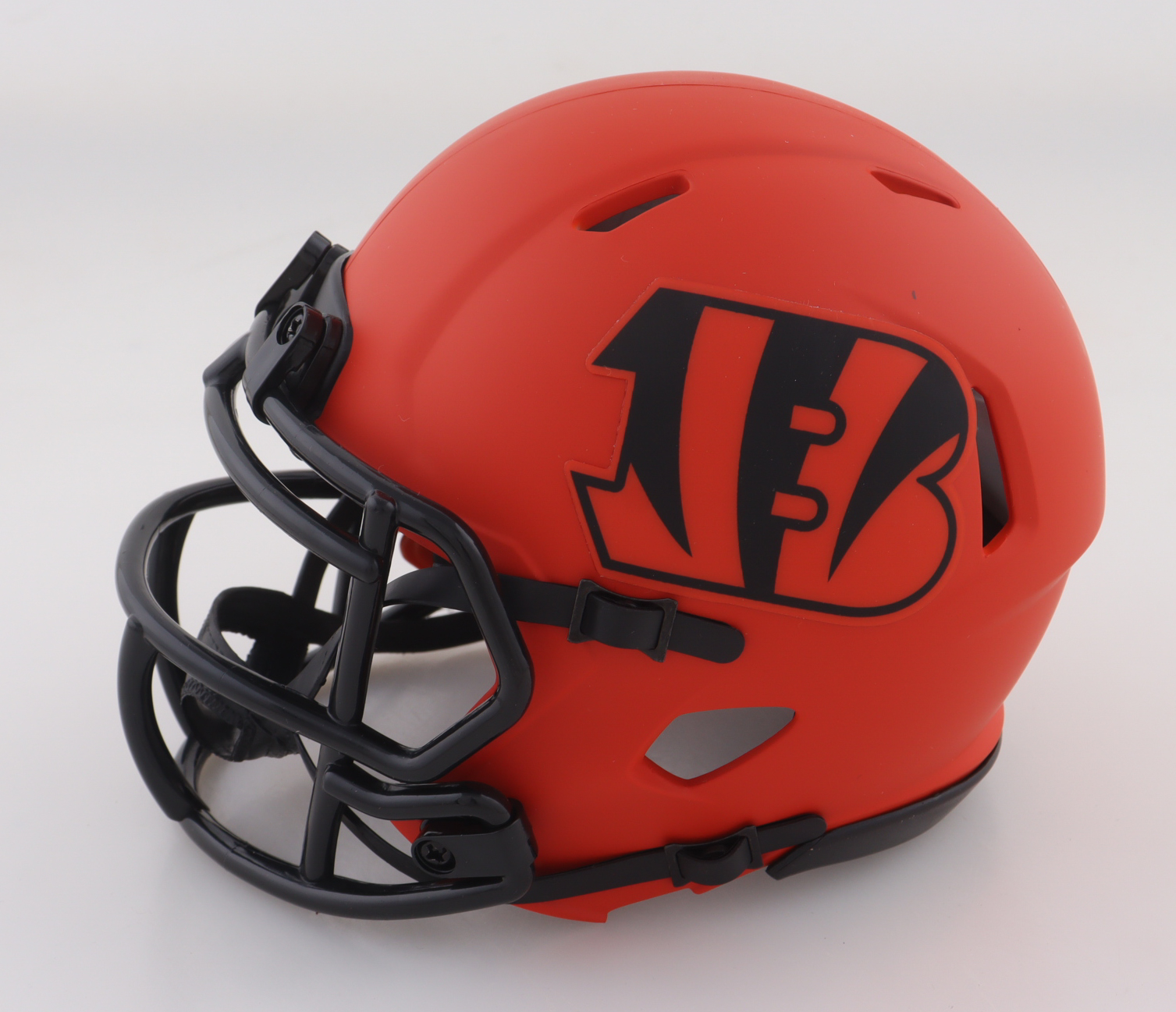 Chad 'Ochocinco' Johnson Signed Bengals Rave Alternate Speed Mini Helmet (Beckett) at PristineAuction.com Chad 'Ochocinco' Johnson Signed Bengals Rave Alternate Speed Mini Helmet (Beckett) at PristineAuction.com