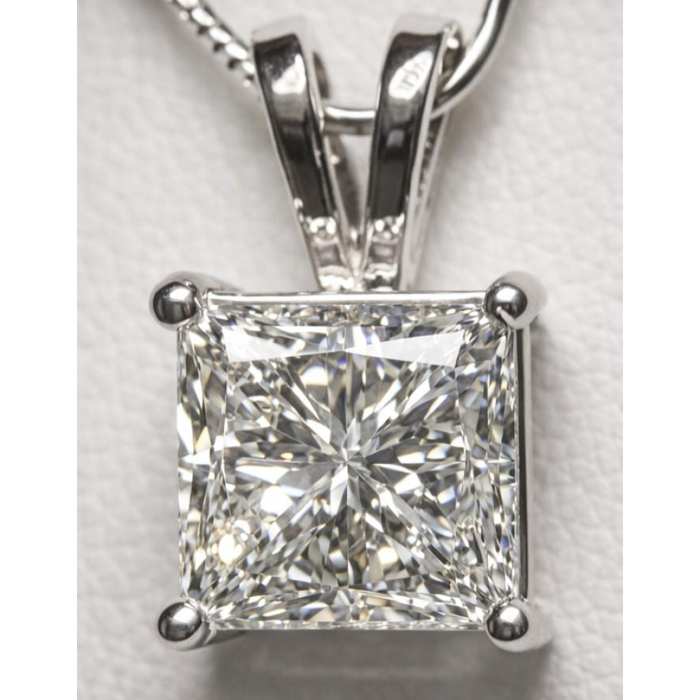 5.02 Carats Lab Grown Diamond Pendant G, VS1 | $7,800 Estimated Retail Value (UGL & IGI Certs) | Brand New at PristineAuction.com