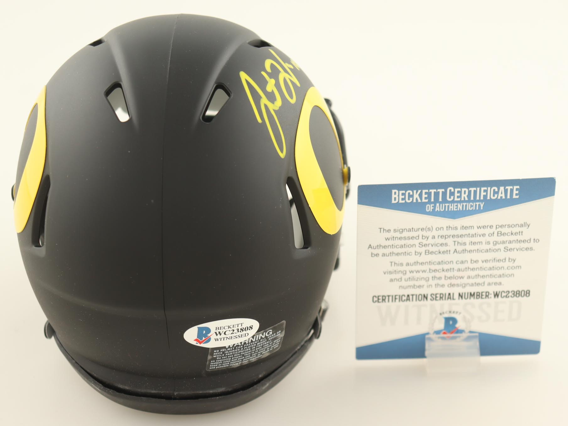 Justin Herbert Signed Oregon Ducks Matte Black Alternate Mini Helmet (Beckett) at PristineAuction.com Justin Herbert Signed Oregon Ducks Matte Black Alternate Mini Helmet (Beckett) at PristineAuction.com