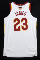 LeBron James 2017-18 Cavaliers Nike Game-Used Jersey (Grey Flannel LOA) at PristineAuction.com