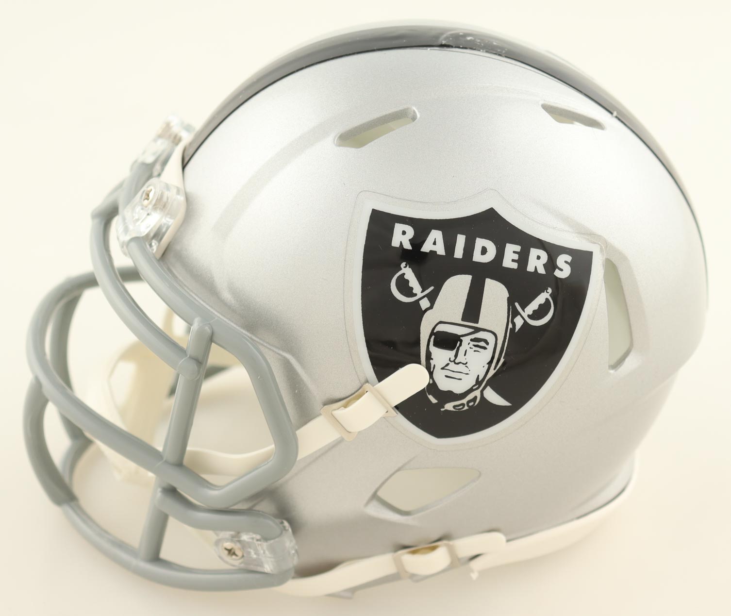 Maxx Crosby Signed Raiders Speed Mini Helmet (Beckett) at PristineAuction.com Maxx Crosby Signed Raiders Speed Mini Helmet (Beckett) at PristineAuction.com