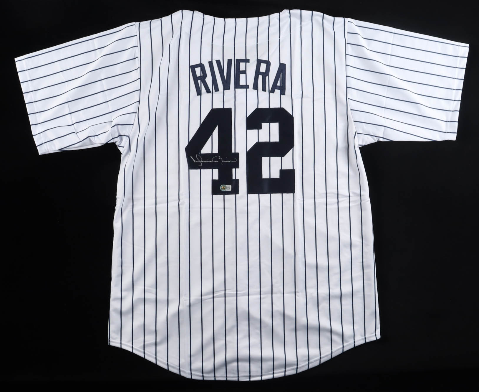 Mariano Rivera Signed Jersey (Beckett) at PristineAuction.com Mariano Rivera Signed Jersey (Beckett) at PristineAuction.com