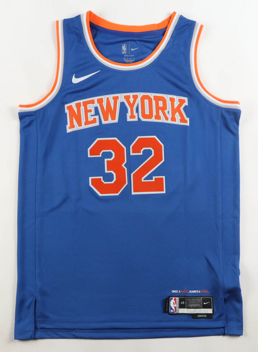 Karl-Anthony Towns Signed Knicks Nike Authentic Jersey (Beckett) at PristineAuction.com Karl-Anthony Towns Signed Knicks Nike Authentic Jersey (Beckett) at PristineAuction.com