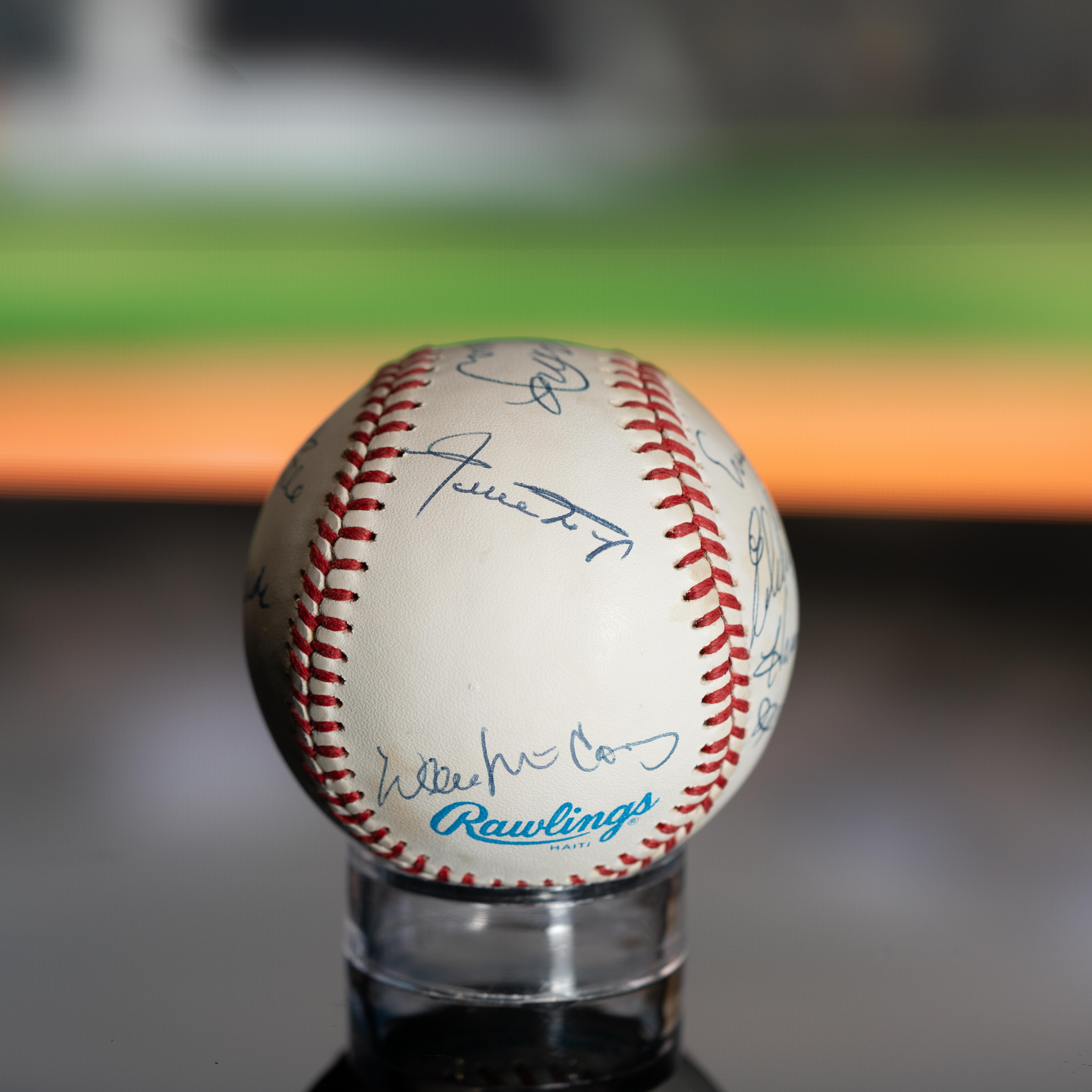 Mickey Mantle, Ted Williams, Willie Mays, Hank Aaron | 500 Home Run Club OAL Baseball Signed By (11) (Beckett) at PristineAuction.com Mickey Mantle, Ted Williams, Willie Mays, Hank Aaron | 500 Home Run Club OAL Baseball Signed By (11) (Beckett) at PristineAuction.com