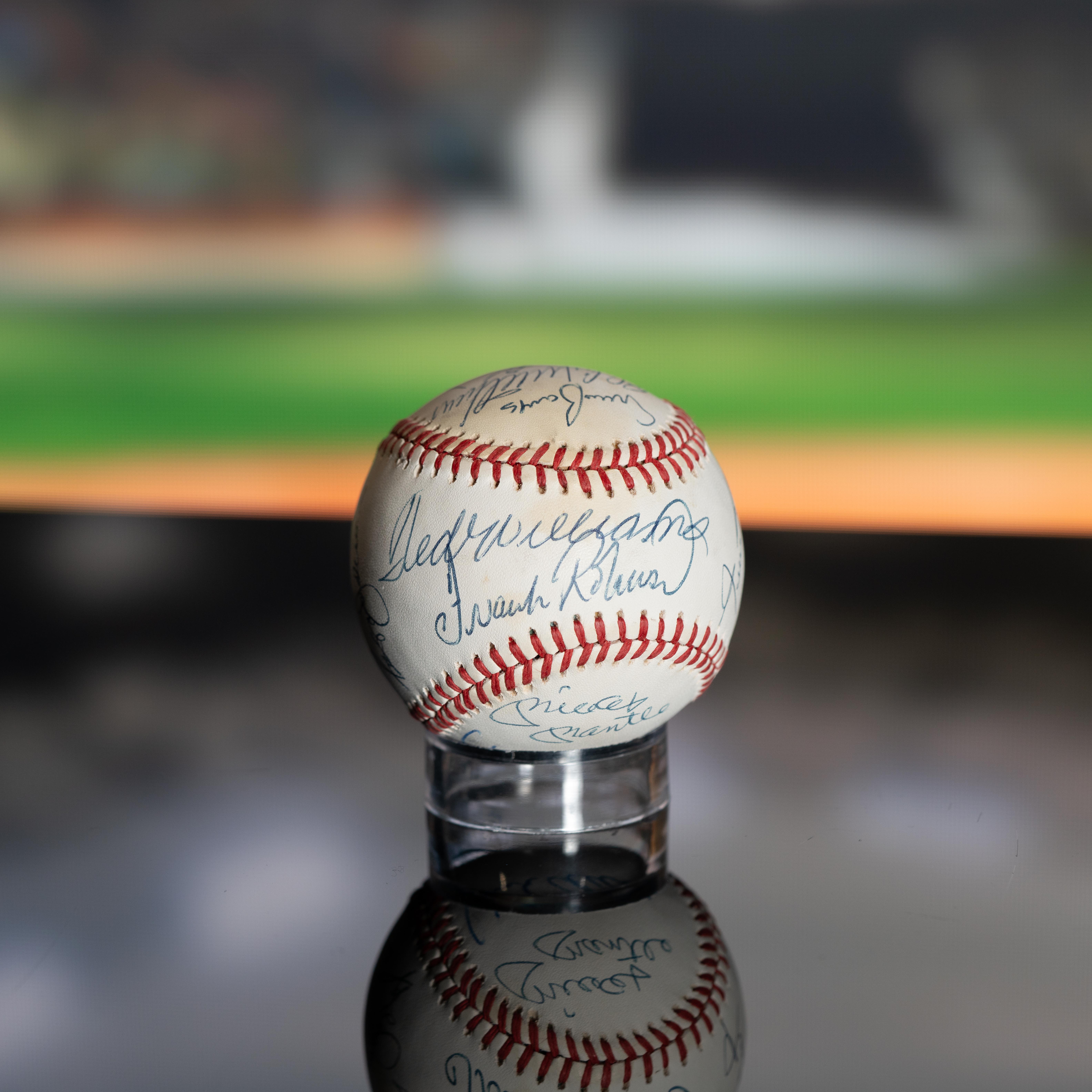 Mickey Mantle, Ted Williams, Willie Mays, Hank Aaron | 500 Home Run Club OAL Baseball Signed By (11) (Beckett) at PristineAuction.com Mickey Mantle, Ted Williams, Willie Mays, Hank Aaron | 500 Home Run Club OAL Baseball Signed By (11) (Beckett) at PristineAuction.com