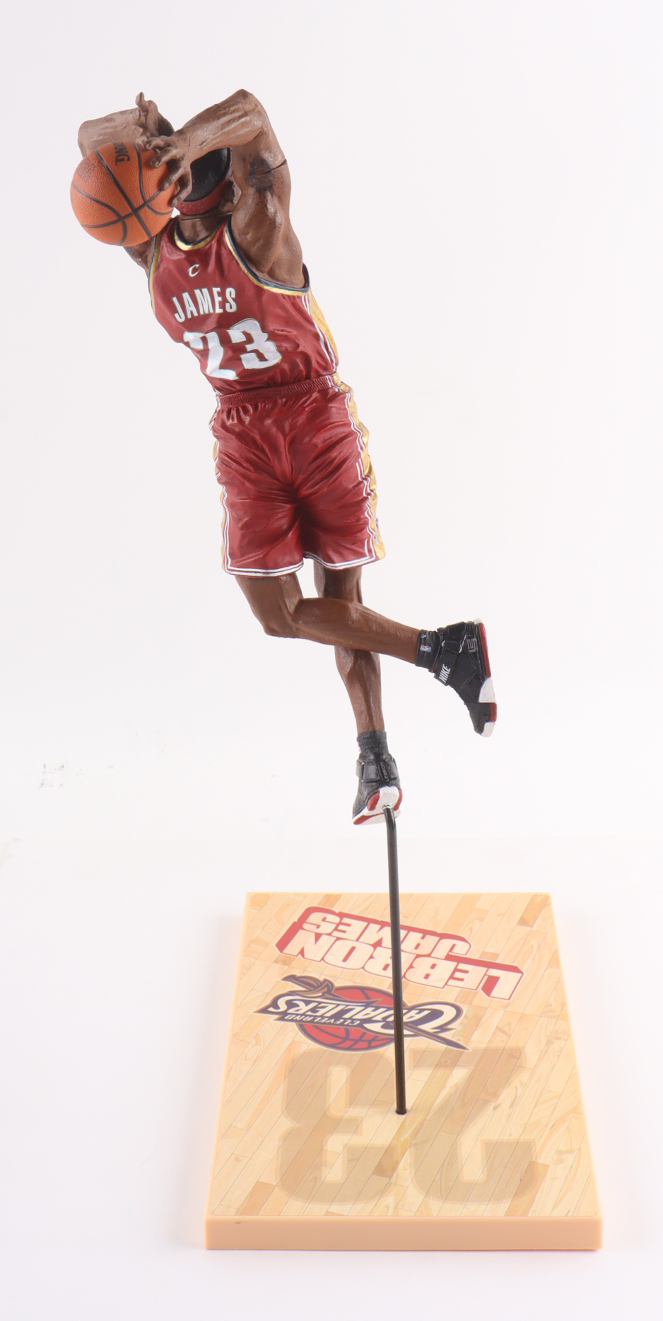 2004 LeBron James Cavaliers McFarlane 12" Statue with Base at PristineAuction.com 2004 LeBron James Cavaliers McFarlane 12" Statue with Base at PristineAuction.com