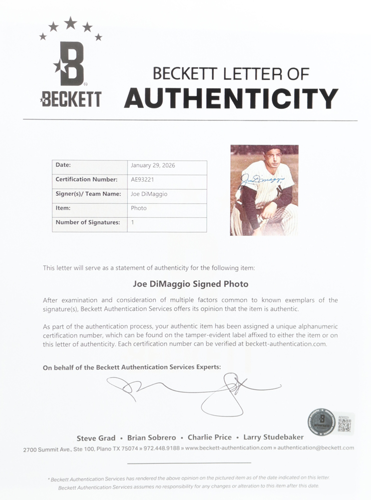 Joe DiMaggio Signed Custom Framed Yankees Photo Display (Beckett) at PristineAuction.com Joe DiMaggio Signed Custom Framed Yankees Photo Display (Beckett) at PristineAuction.com