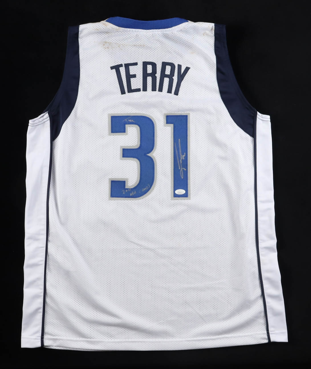 Jason Terry Signed Jersey Inscribed "Jet" & "2011 NBA Champs" (JSA) at PristineAuction.com Jason Terry Signed Jersey Inscribed "Jet" & "2011 NBA Champs" (JSA) at PristineAuction.com