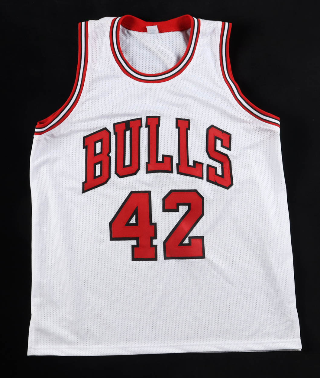 Scott Williams Signed Jersey Inscribed "3x NBA Champs!" (JSA) at PristineAuction.com Scott Williams Signed Jersey Inscribed "3x NBA Champs!" (JSA) at PristineAuction.com