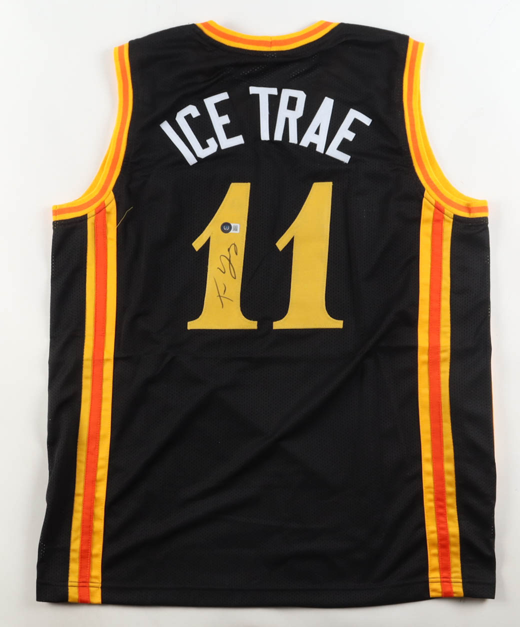 Trae Young Signed Jersey (Beckett) at PristineAuction.com Trae Young Signed Jersey (Beckett) at PristineAuction.com
