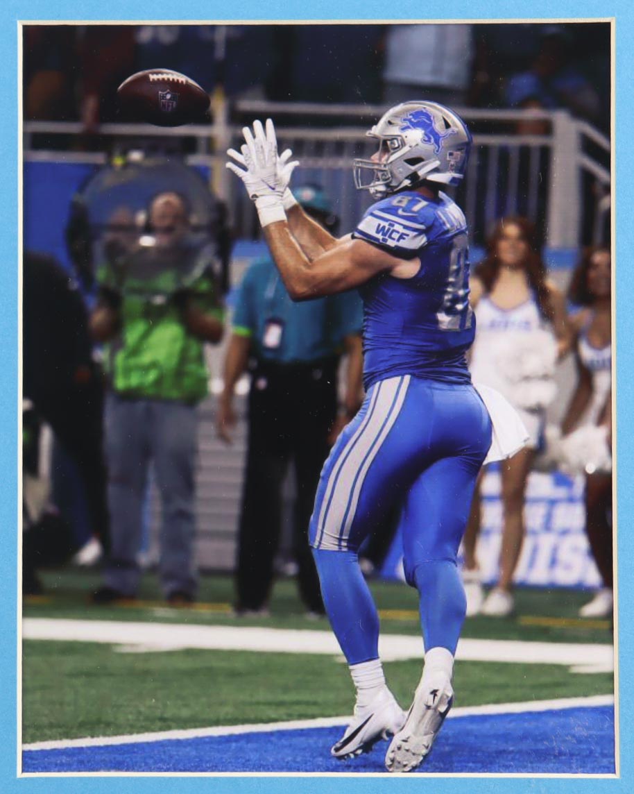 Sam LaPorta Signed Custom Framed Jersey Display (Beckett) at PristineAuction.com Sam LaPorta Signed Custom Framed Jersey Display (Beckett) at PristineAuction.com