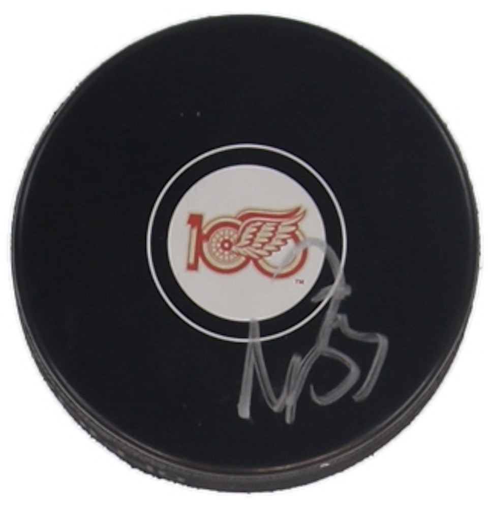 Moritz Seider Signed Red Wings Logo Hockey Puck (JSA) at PristineAuction.com Moritz Seider Signed Red Wings Logo Hockey Puck (JSA) at PristineAuction.com