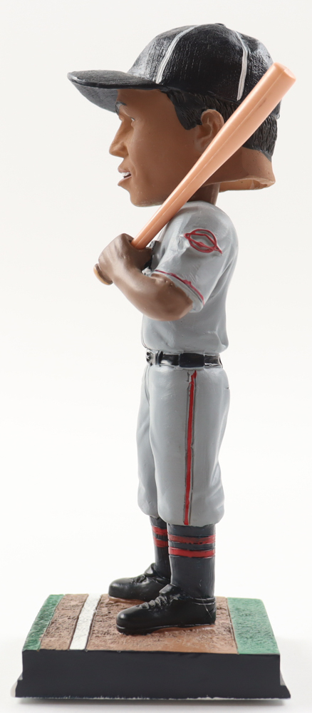 Cool Papa Bell 7" Stars Ceramic Bobblehead with Original Packaging at PristineAuction.com Cool Papa Bell 7" Stars Ceramic Bobblehead with Original Packaging at PristineAuction.com