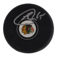 Andrew Shaw Signed Blackhawks Logo Hockey Puck (Schwartz) at PristineAuction.com