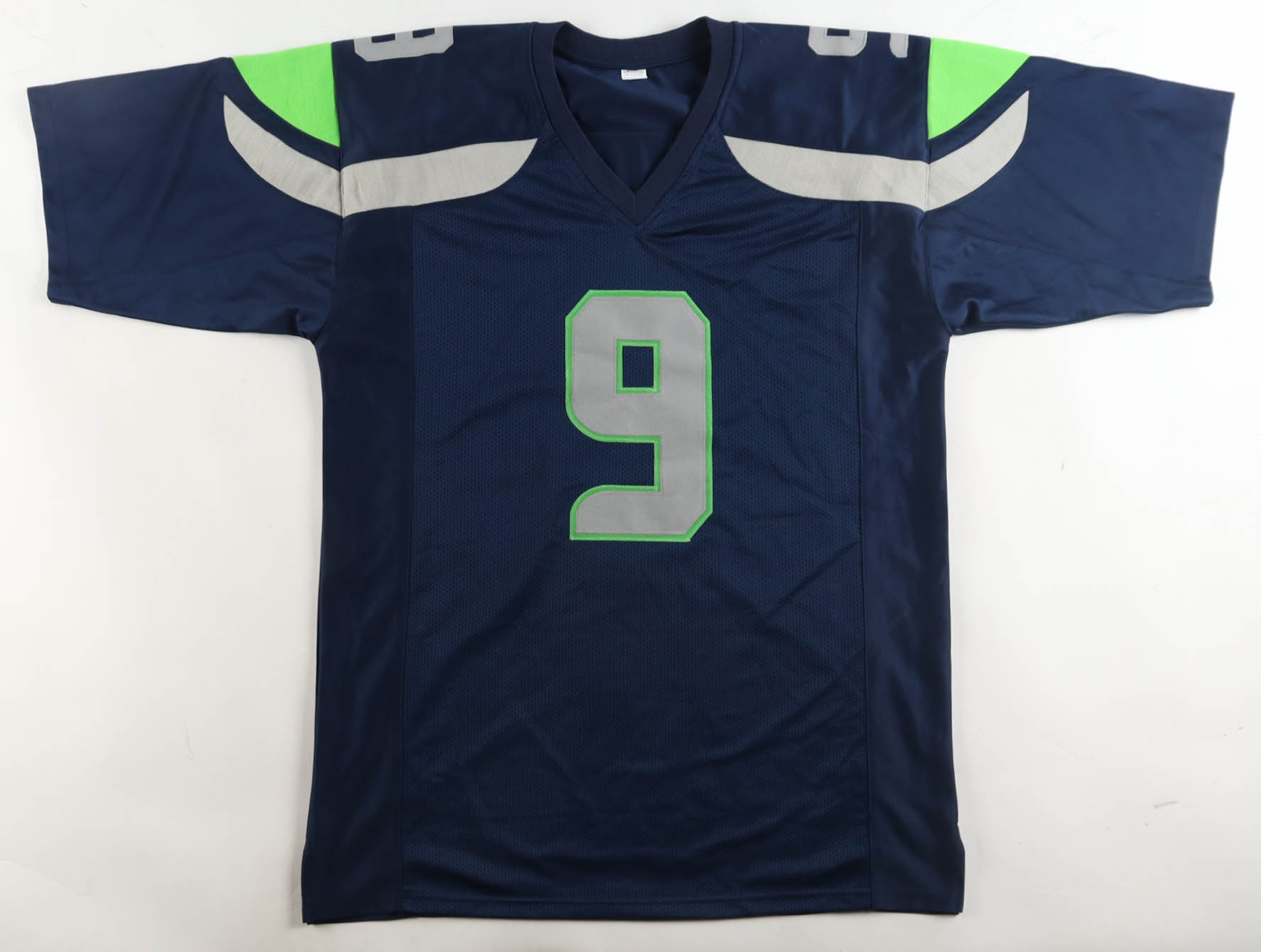 Kenneth Walker III Signed Jersey (Beckett) at PristineAuction.com Kenneth Walker III Signed Jersey (Beckett) at PristineAuction.com