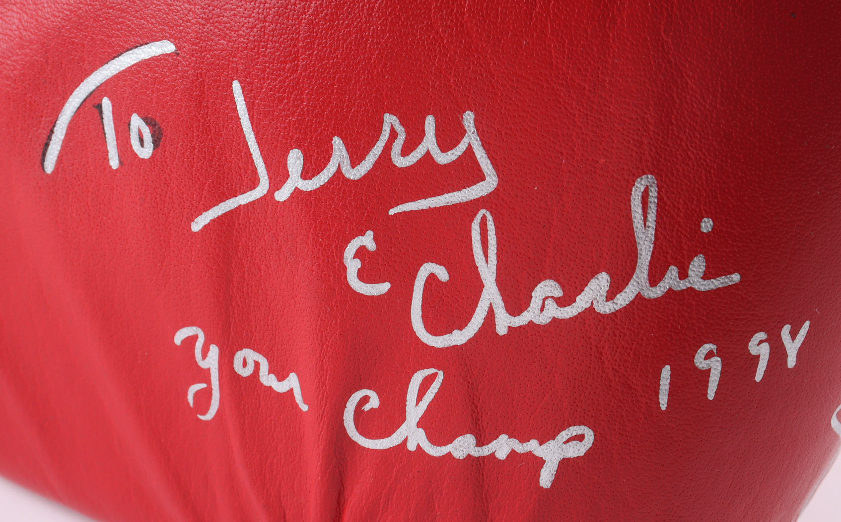 Leon Spinks Signed Ringside Boxing Glove Inscribed "Your Champ 1998" (Beckett) at PristineAuction.com Leon Spinks Signed Ringside Boxing Glove Inscribed "Your Champ 1998" (Beckett) at PristineAuction.com