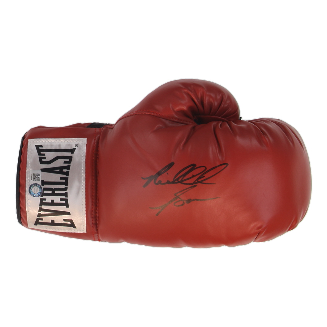 Riddick Bowe Signed Everlast Boxing Glove (Schwartz) at PristineAuction.com Riddick Bowe Signed Everlast Boxing Glove (Schwartz) at PristineAuction.com
