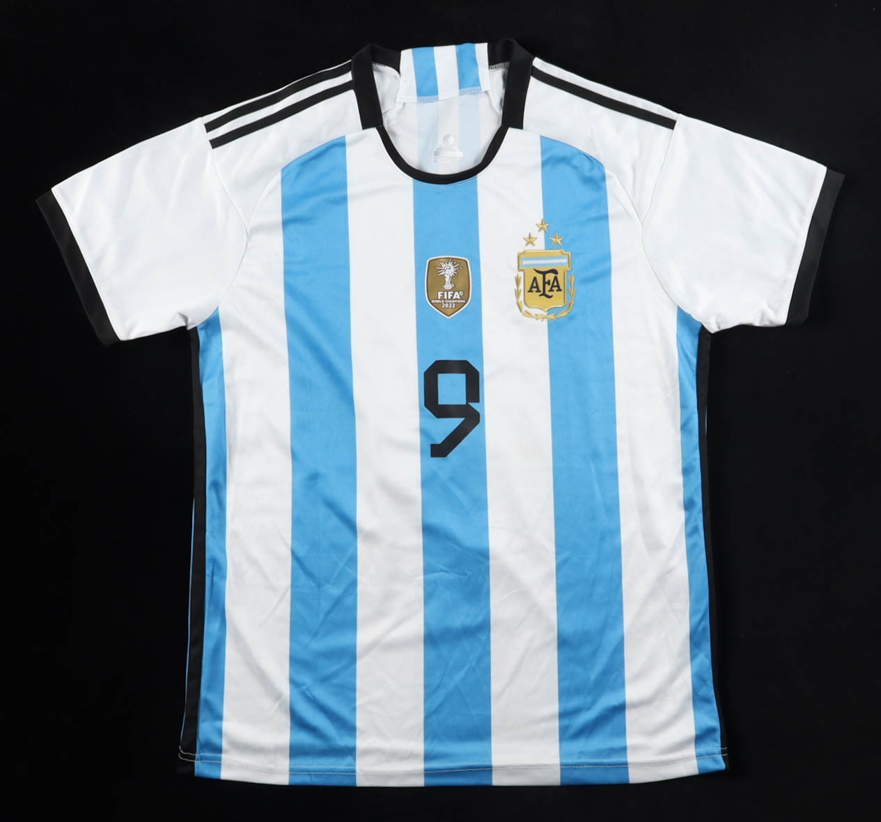 Julian Alvarez Signed Jersey (Beckett) at PristineAuction.com Julian Alvarez Signed Jersey (Beckett) at PristineAuction.com