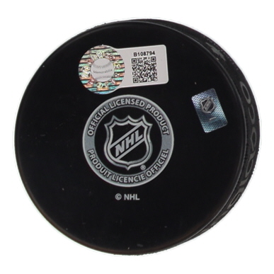 Chris Chelios Signed Red Wings Logo Hockey Puck Inscribed "HOF 2013" (Schwartz) at PristineAuction.com Chris Chelios Signed Red Wings Logo Hockey Puck Inscribed "HOF 2013" (Schwartz) at PristineAuction.com