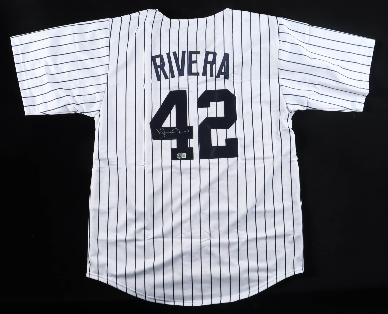 Mariano Rivera Signed Jersey (Beckett) at PristineAuction.com Mariano Rivera Signed Jersey (Beckett) at PristineAuction.com